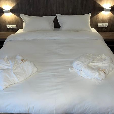 Resident Hotel Kaskelen Екстер'єр фото