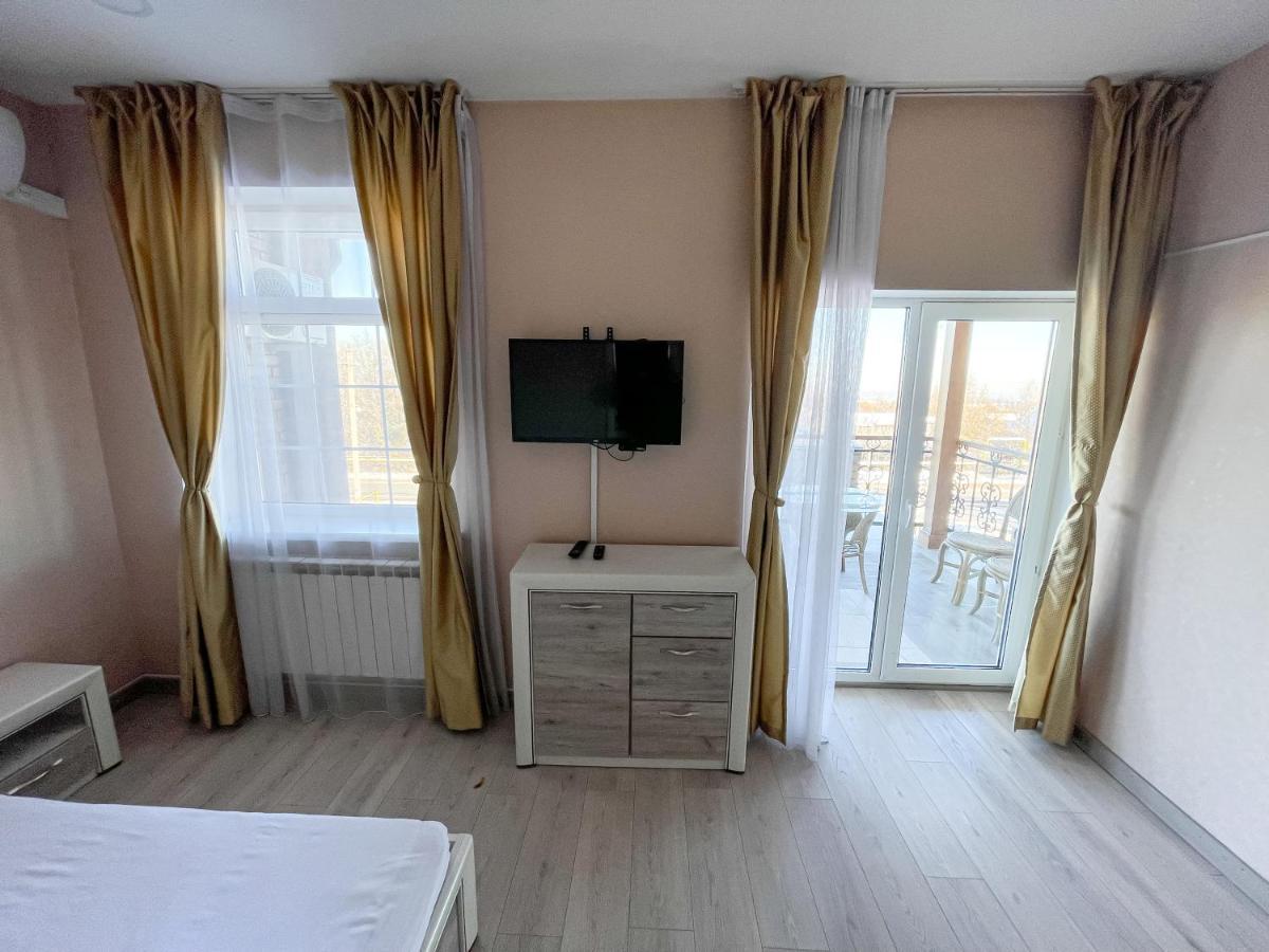 Resident Hotel Kaskelen Екстер'єр фото