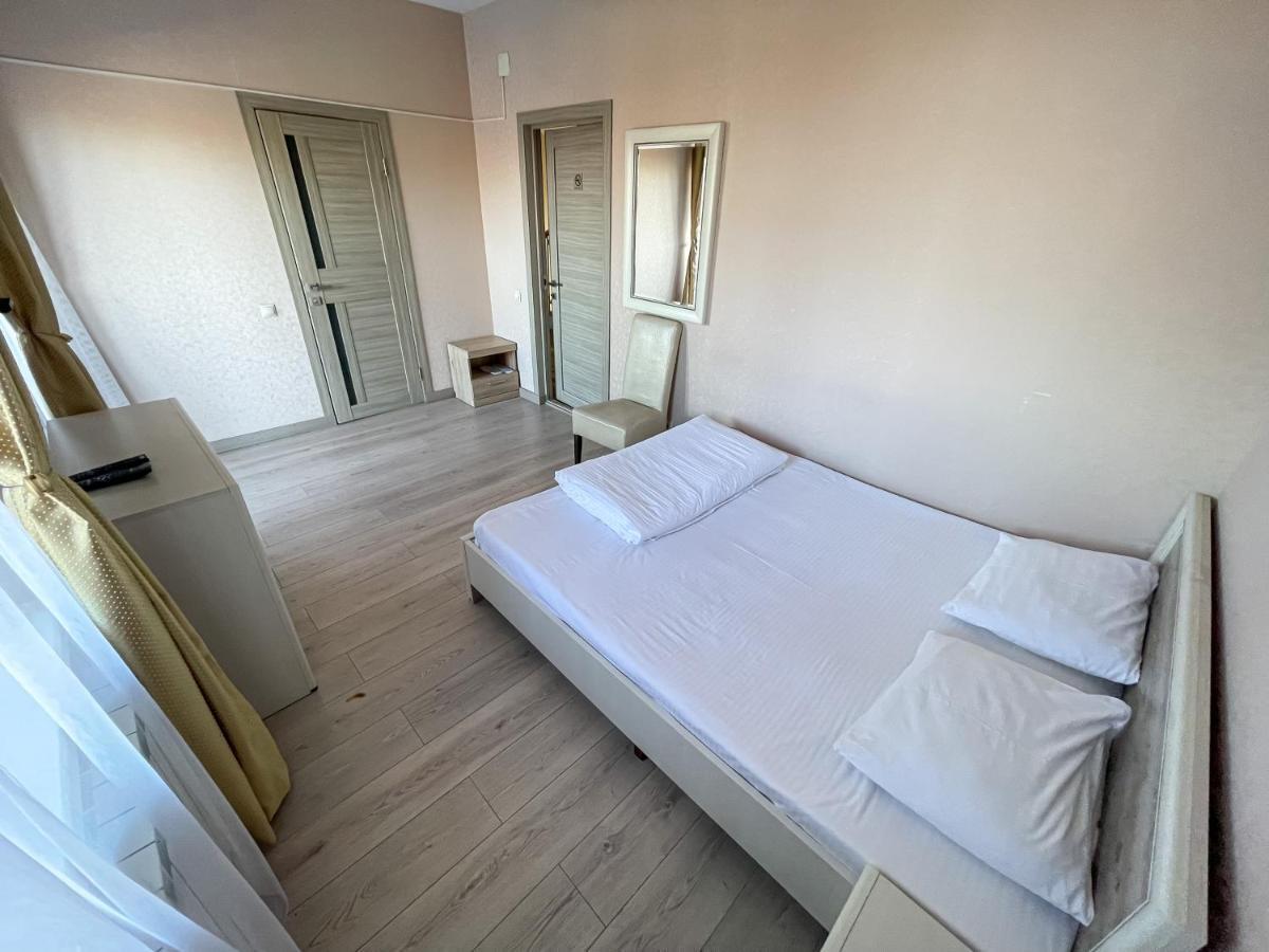 Resident Hotel Kaskelen Екстер'єр фото