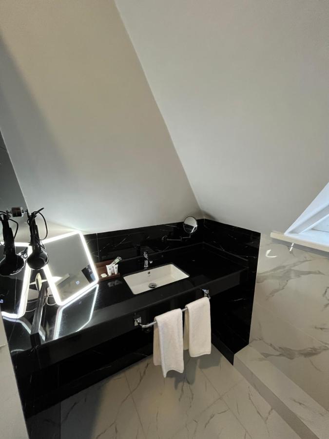 Resident Hotel Kaskelen Екстер'єр фото