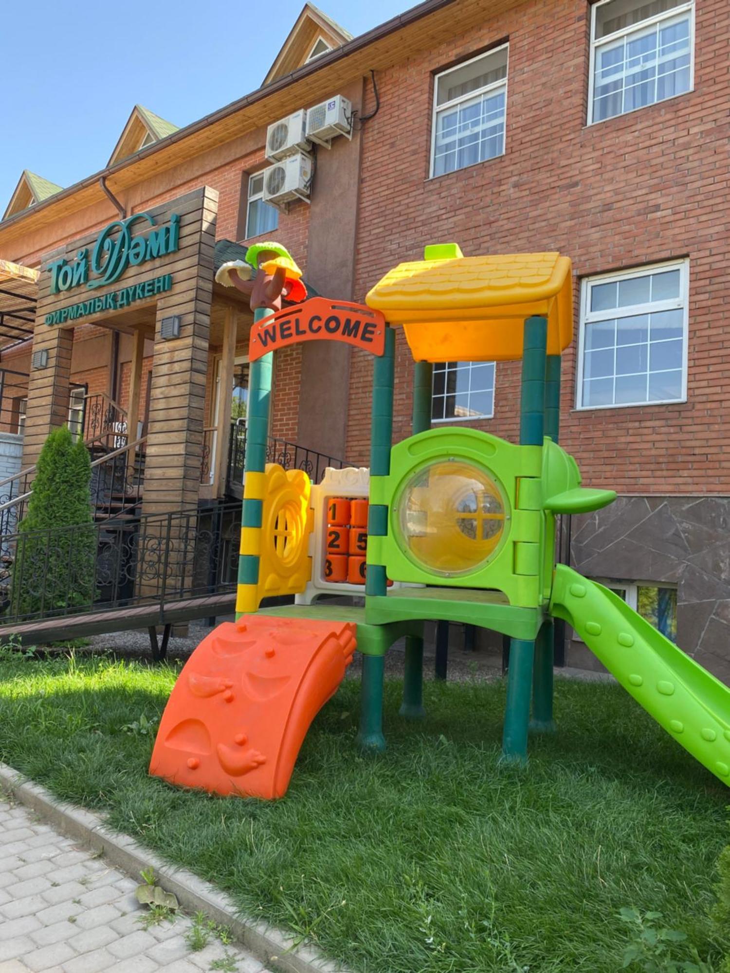 Resident Hotel Kaskelen Екстер'єр фото
