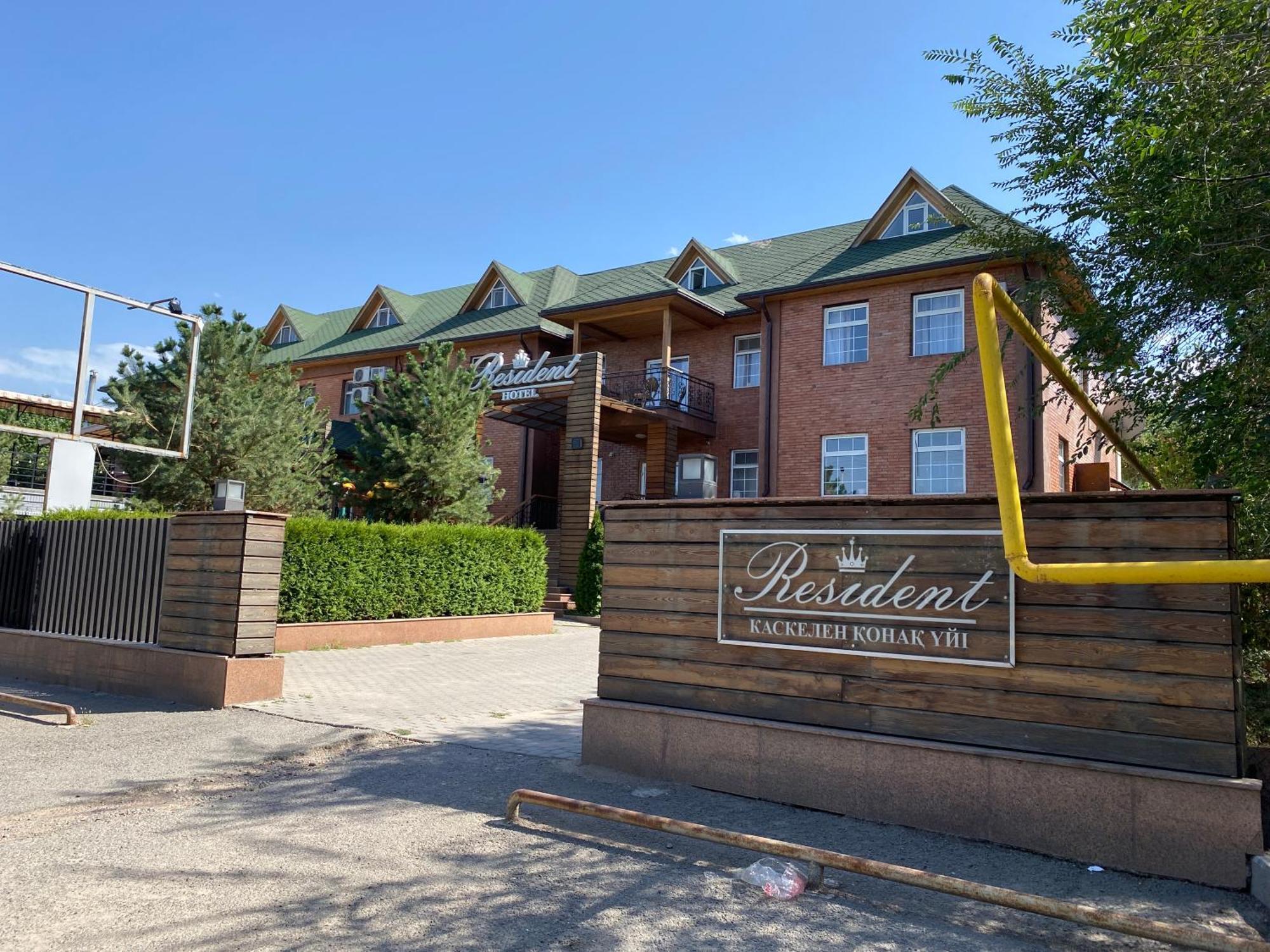 Resident Hotel Kaskelen Екстер'єр фото